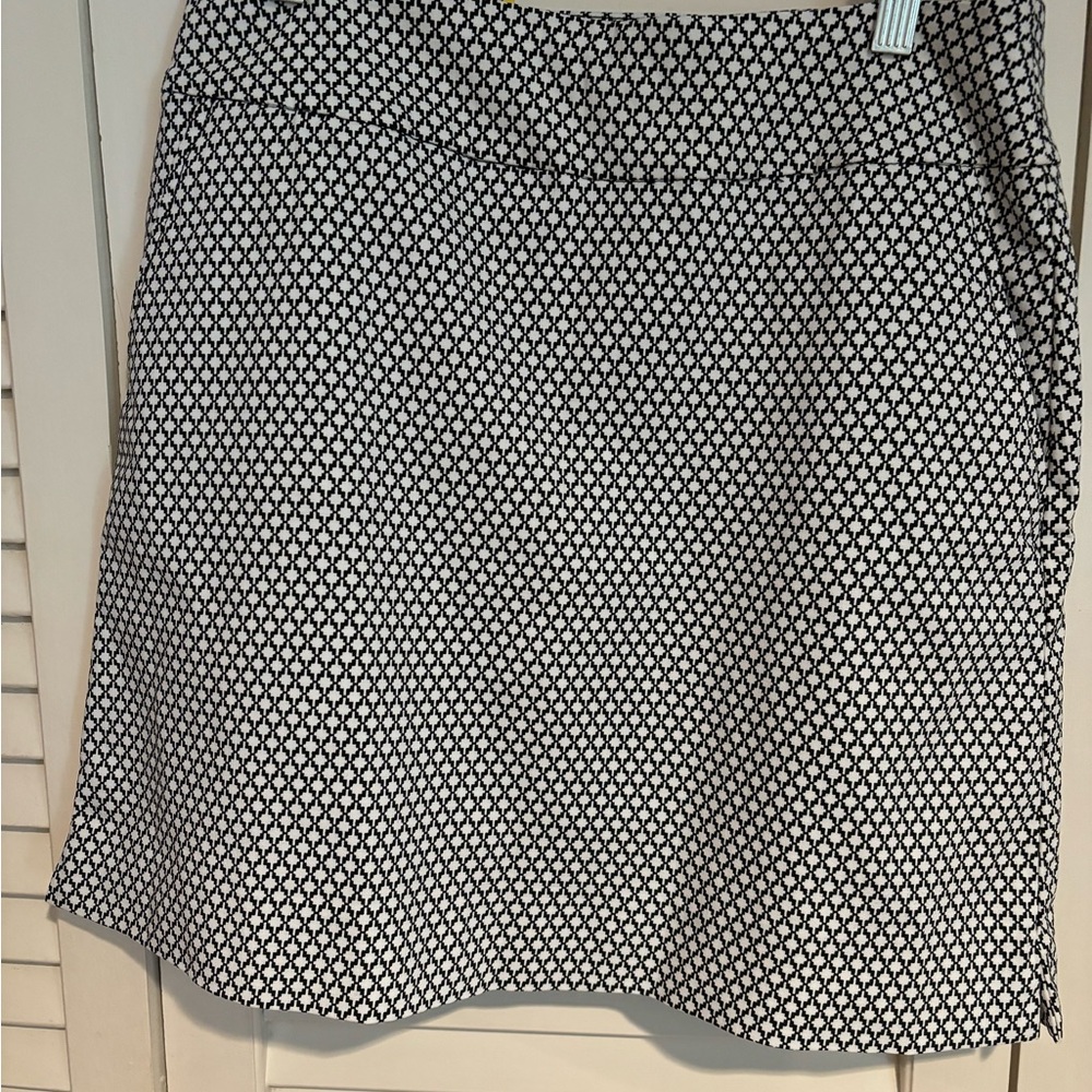 S.C.& CO. Skort. Black and white print with black shorts. Size 6 new with tags